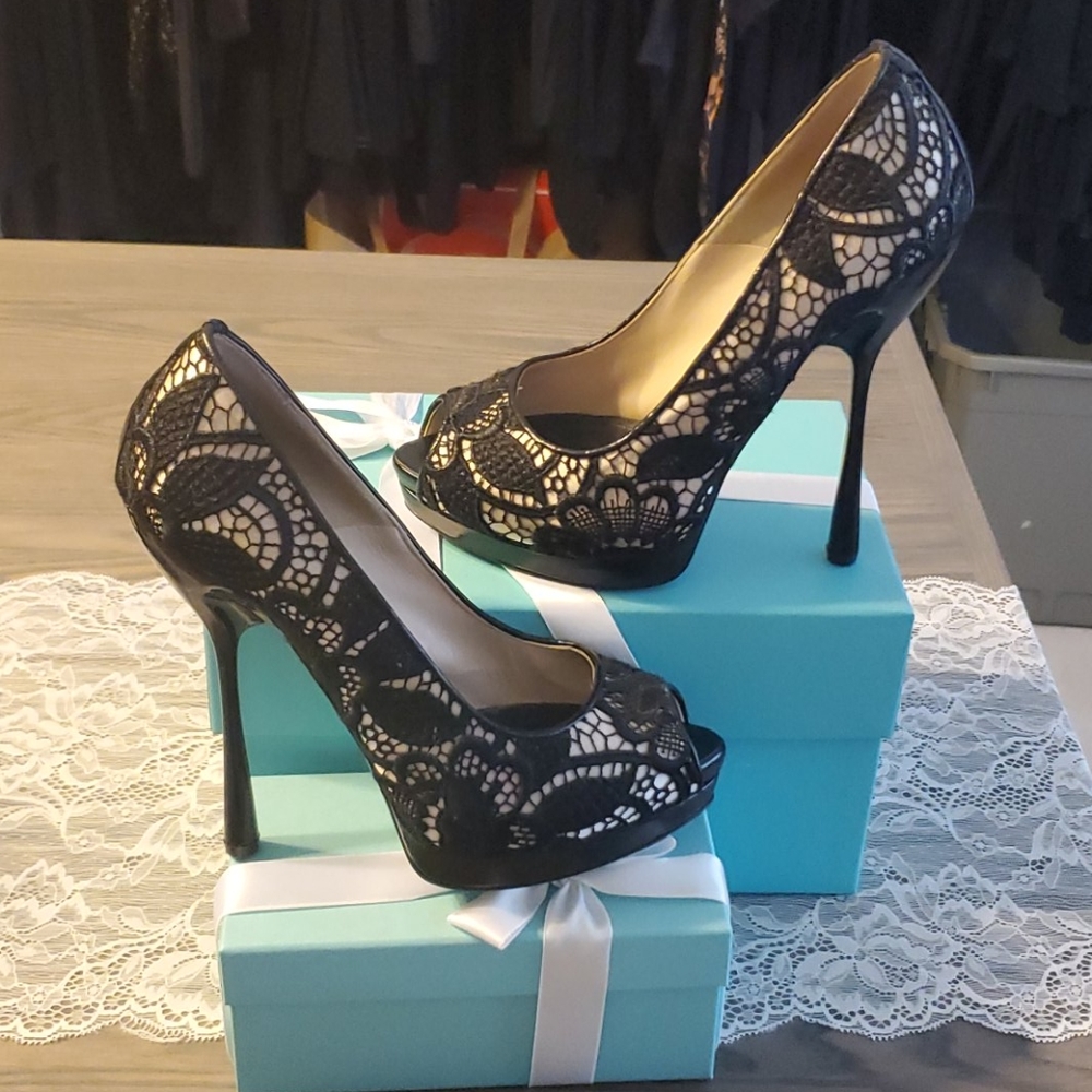 Vintage authentic Alexander McQueen peep toe pumps